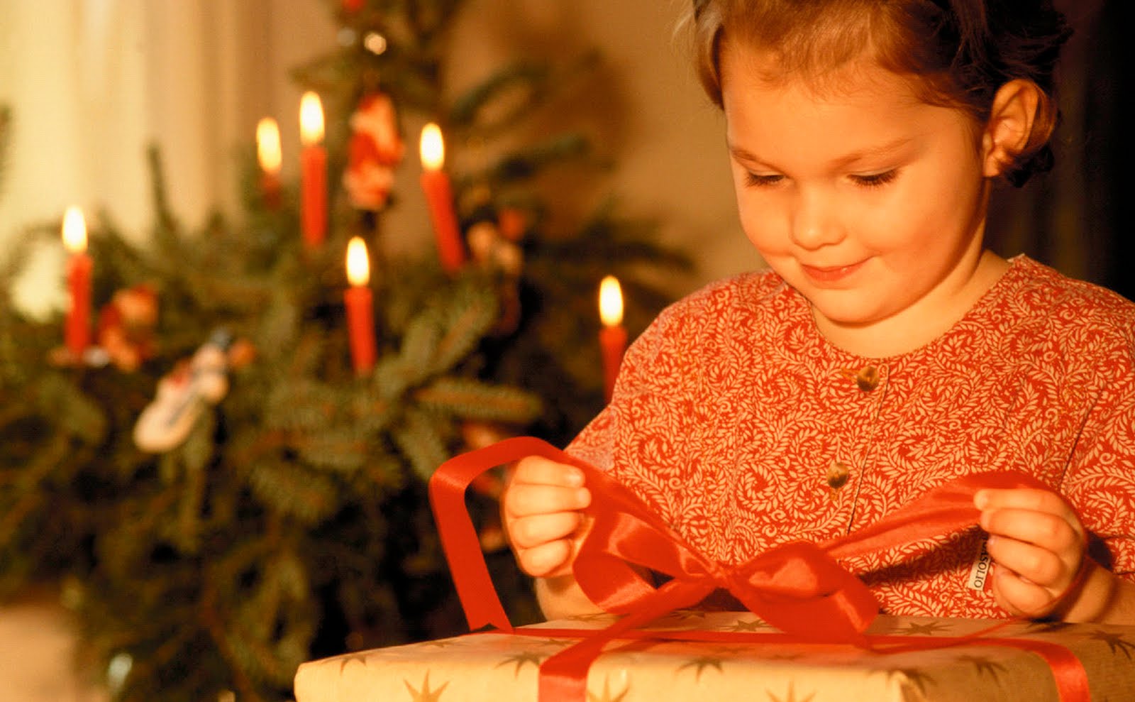 Child-with-gift