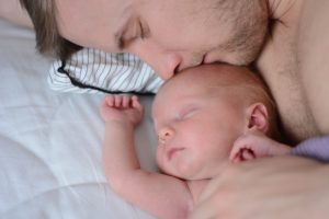 co-sleeping-with-newborn