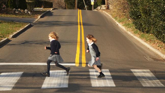Πότε μπορεί ένα παιδί να διασχίσει με ασφάλεια τον δρόμο