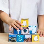 παιδί και social media