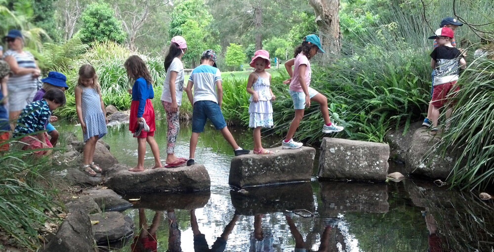nature-play-outdoors-sparky-dodah-fun-for-kids-hea21