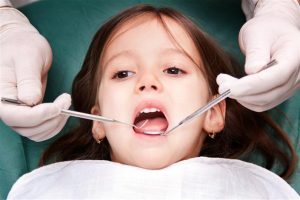 οδοντιατρικός έλεγχος στα παιδιά