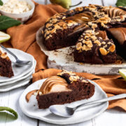 σοκολατένιο κέικ με αχλάδια
